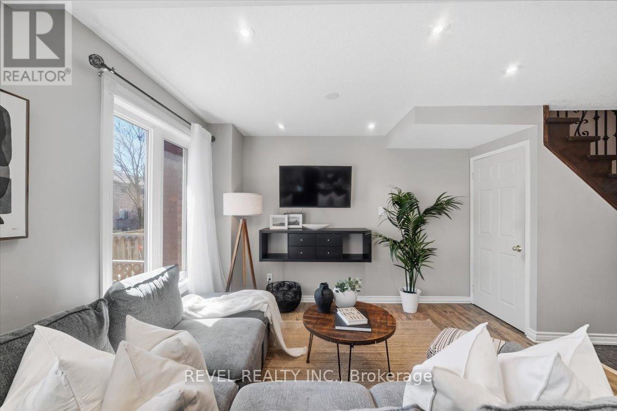 87 THORP CRESCENT - 9