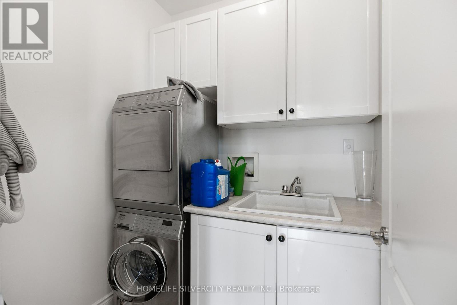 492 ROUGEMOUNT DRIVE - 15