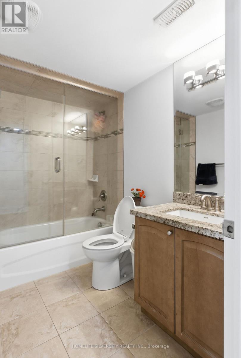 492 ROUGEMOUNT DRIVE - 23