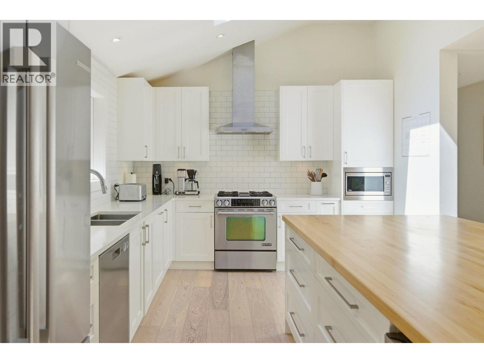 5222 SARITA AVENUE — photo 4