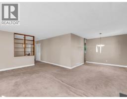 1110 Lodge Road, North Vancouver, BC V7R1W8 Photo 8
