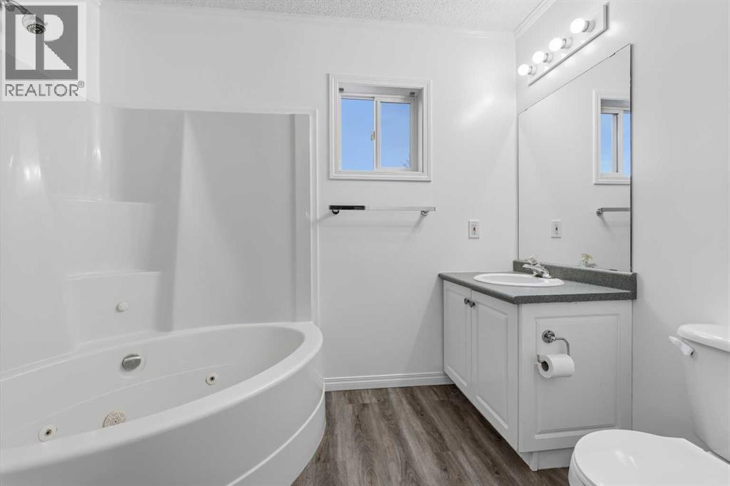 16 Karlzen Court — photo 15