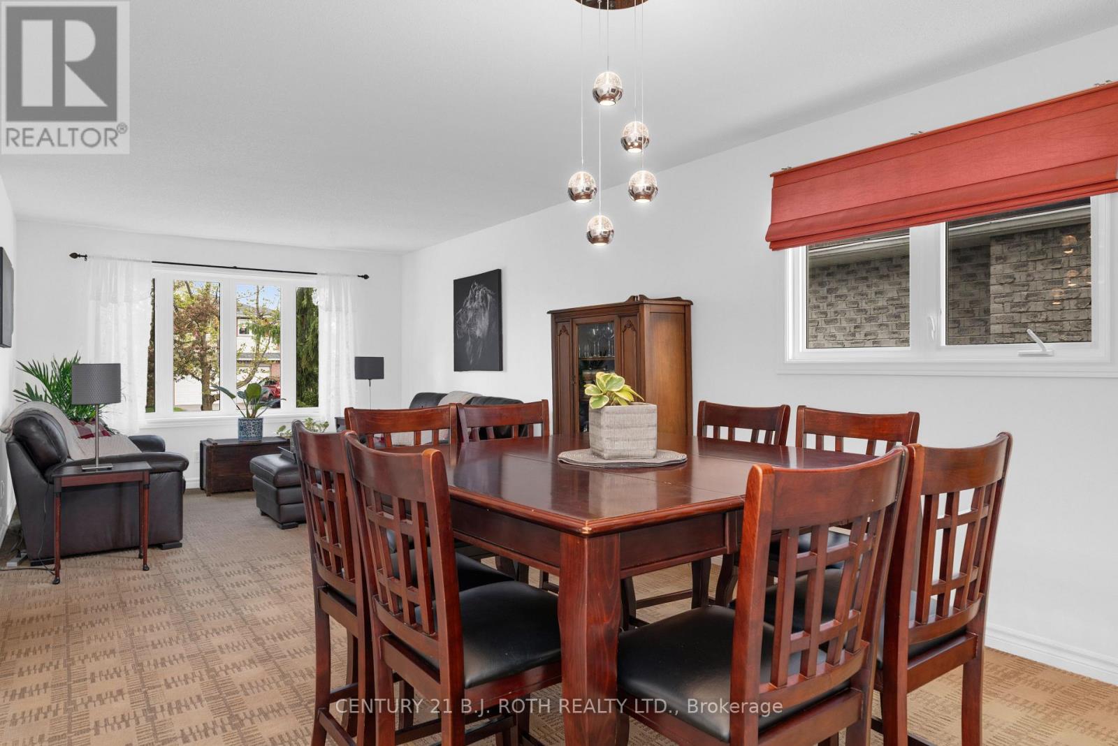 37 LAURENTIAN LANE - 11