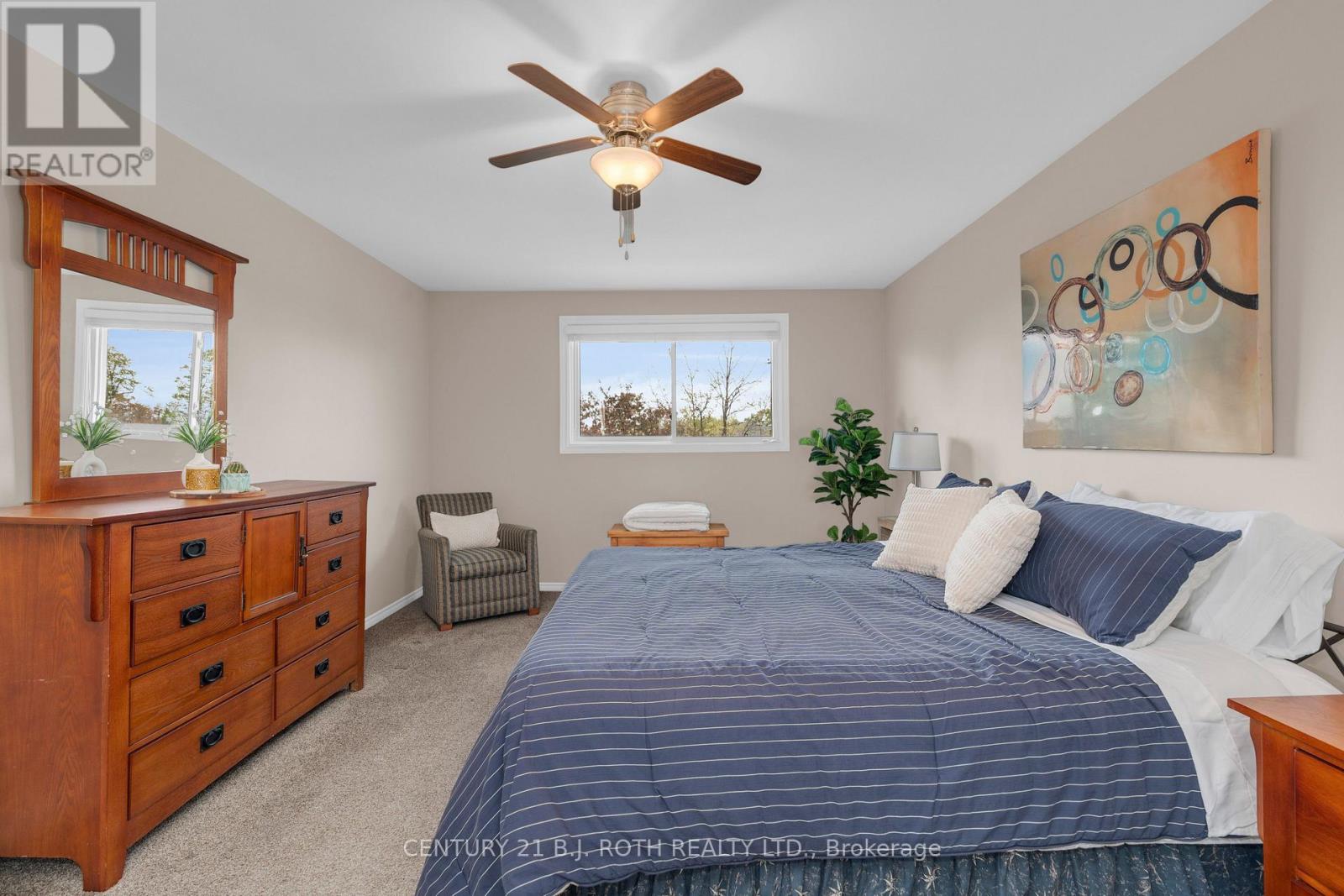 37 LAURENTIAN LANE - 25