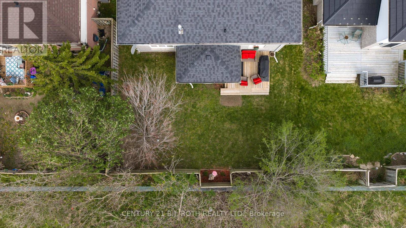 37 LAURENTIAN LANE - 45