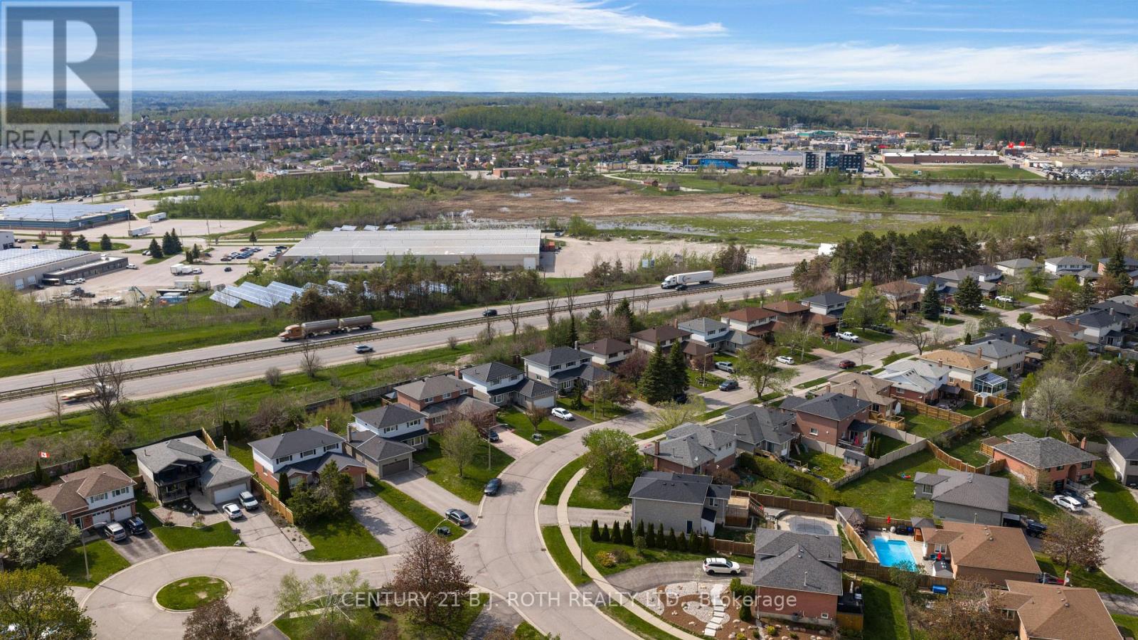 37 LAURENTIAN LANE - 48