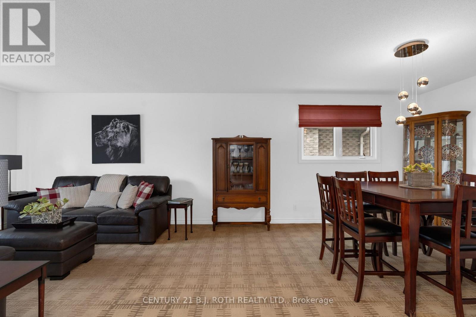 37 LAURENTIAN LANE - 7