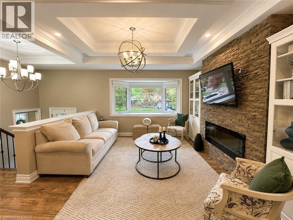 107 ROSSLINN Road - 12