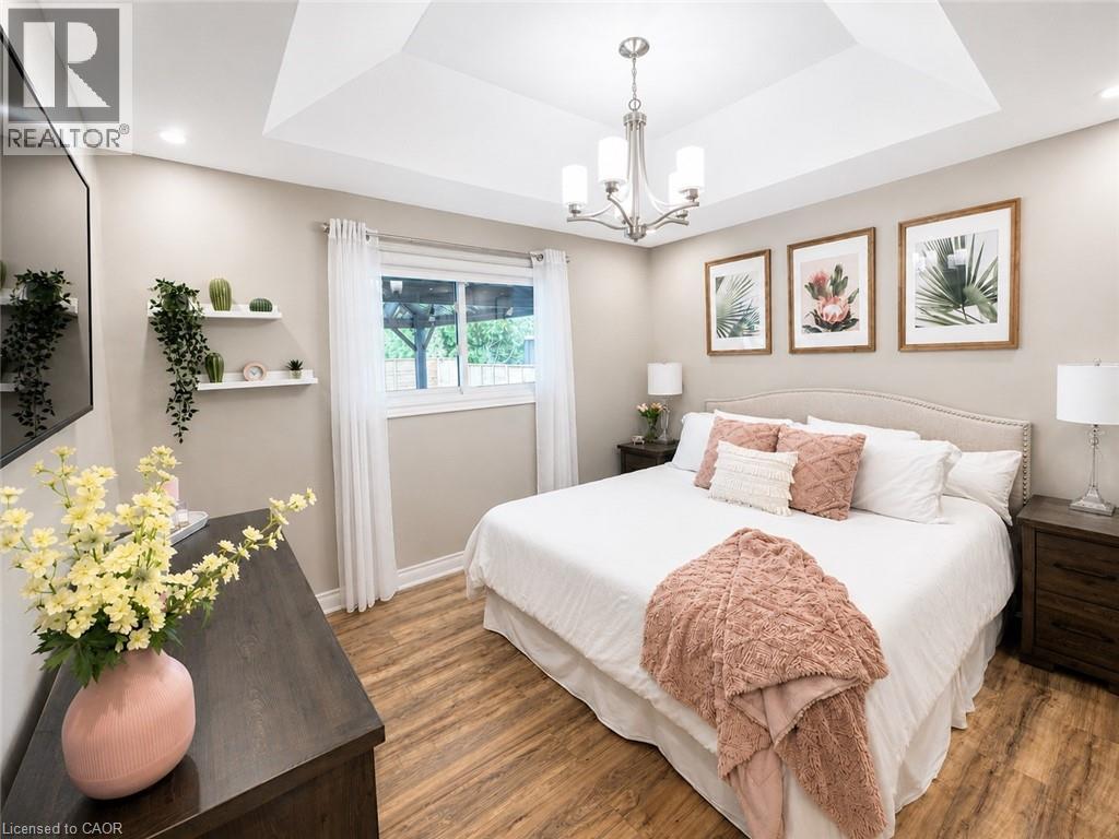 107 ROSSLINN Road - 19