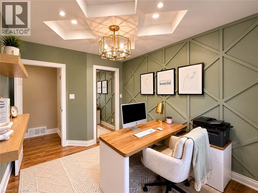 107 ROSSLINN Road - 25
