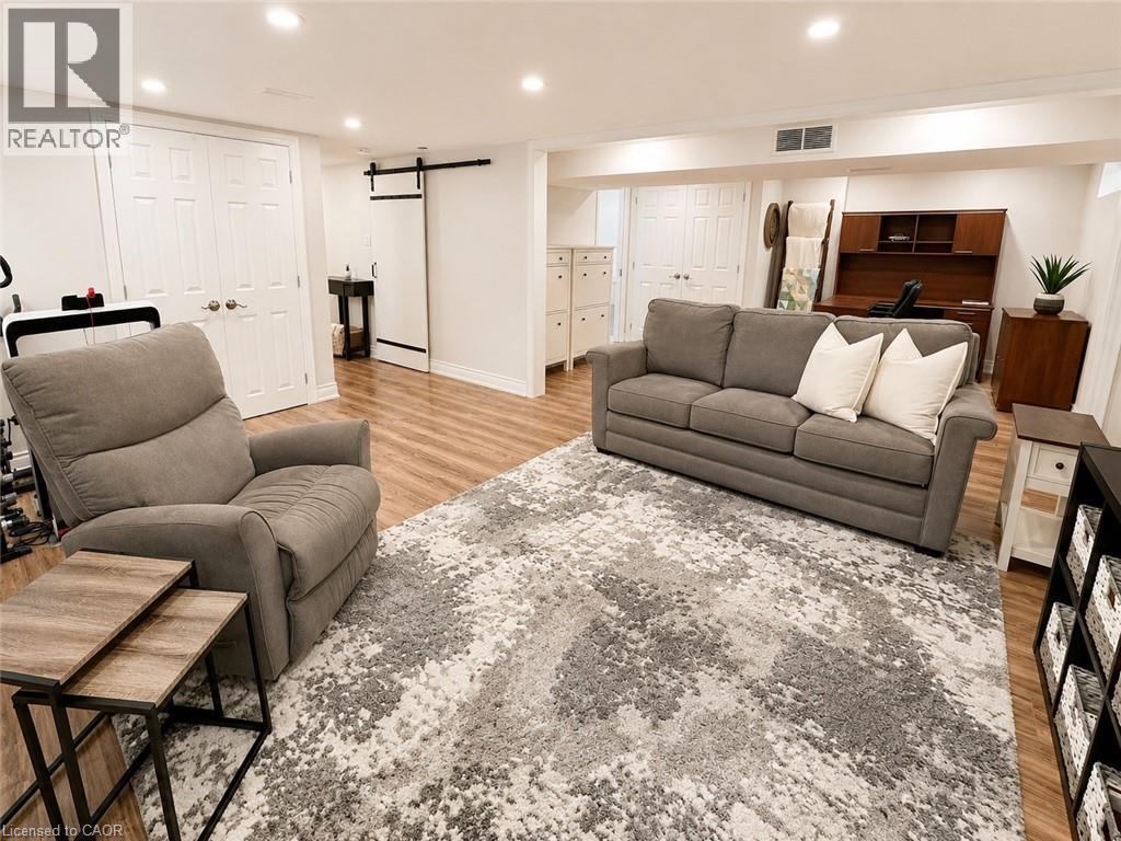 107 ROSSLINN Road - 29