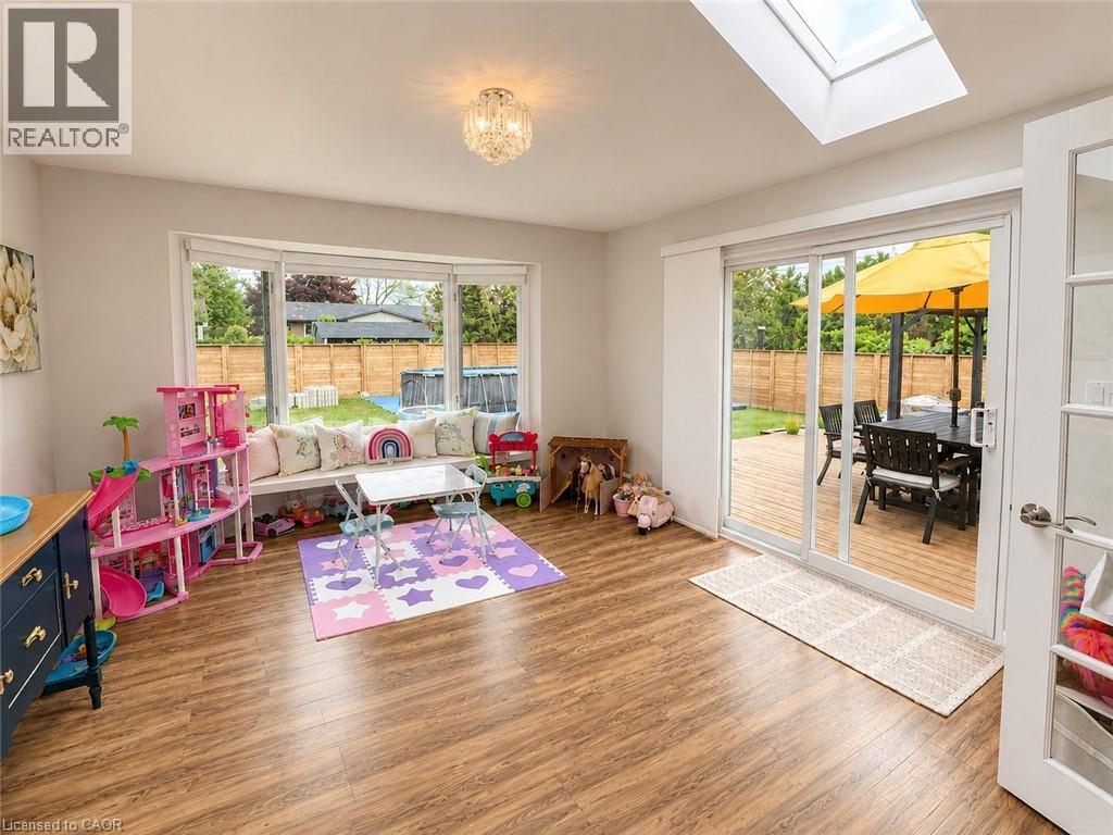107 ROSSLINN Road - 39