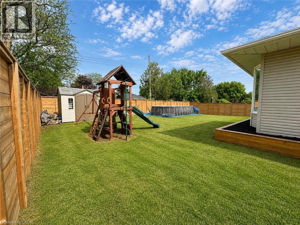 107 ROSSLINN Road - 44