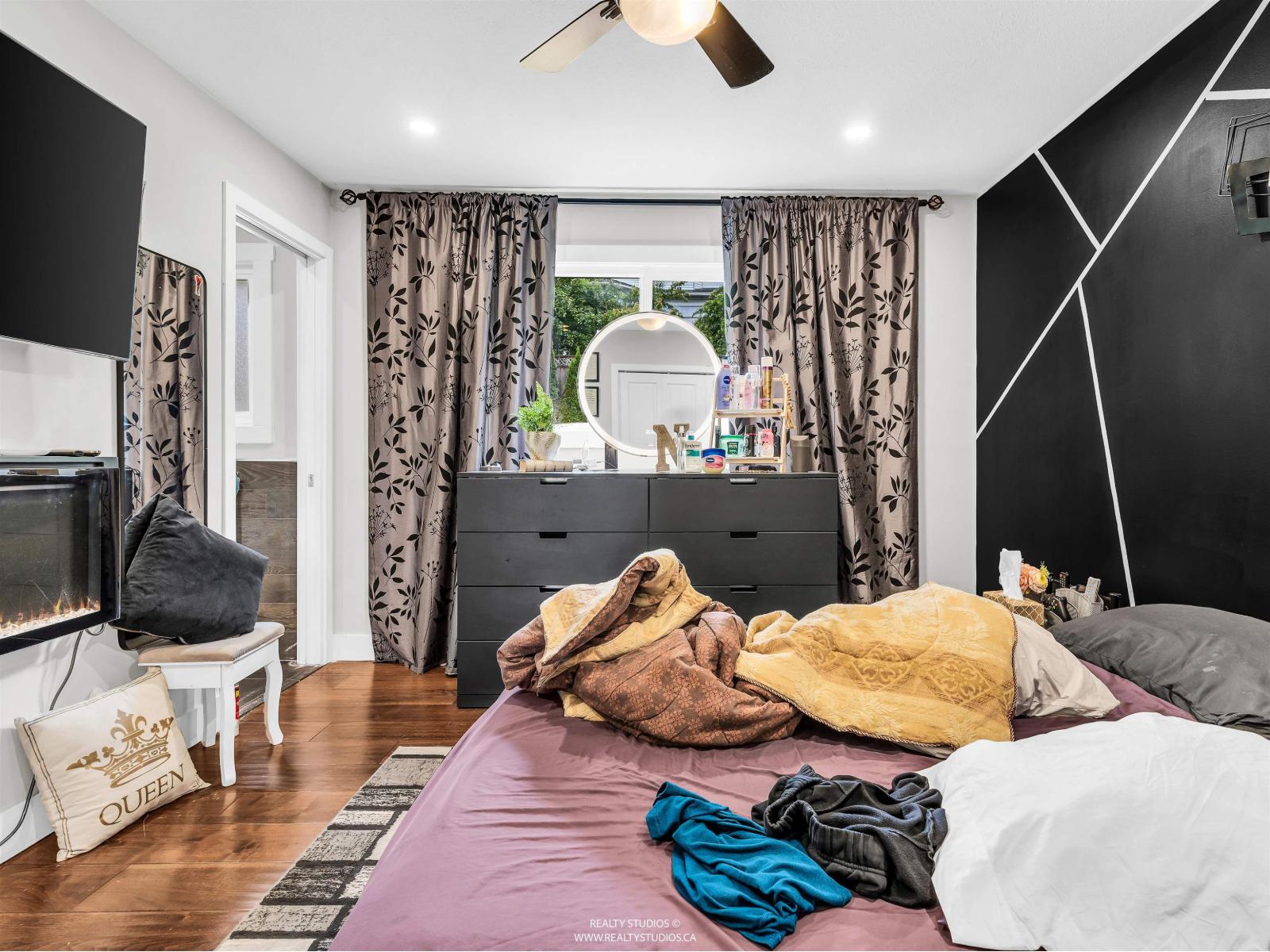 House in Surrey - Image 34