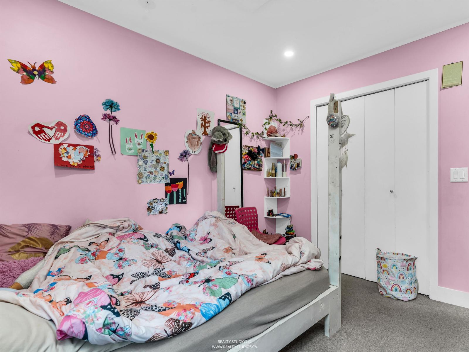 House in Surrey - Image 14