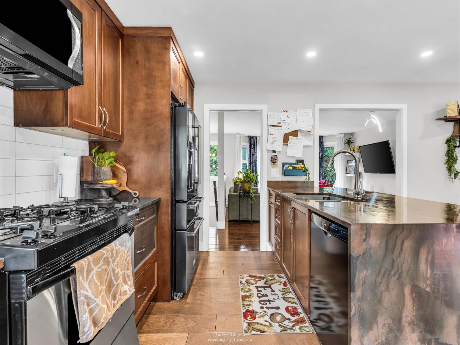House in Surrey - Image 13
