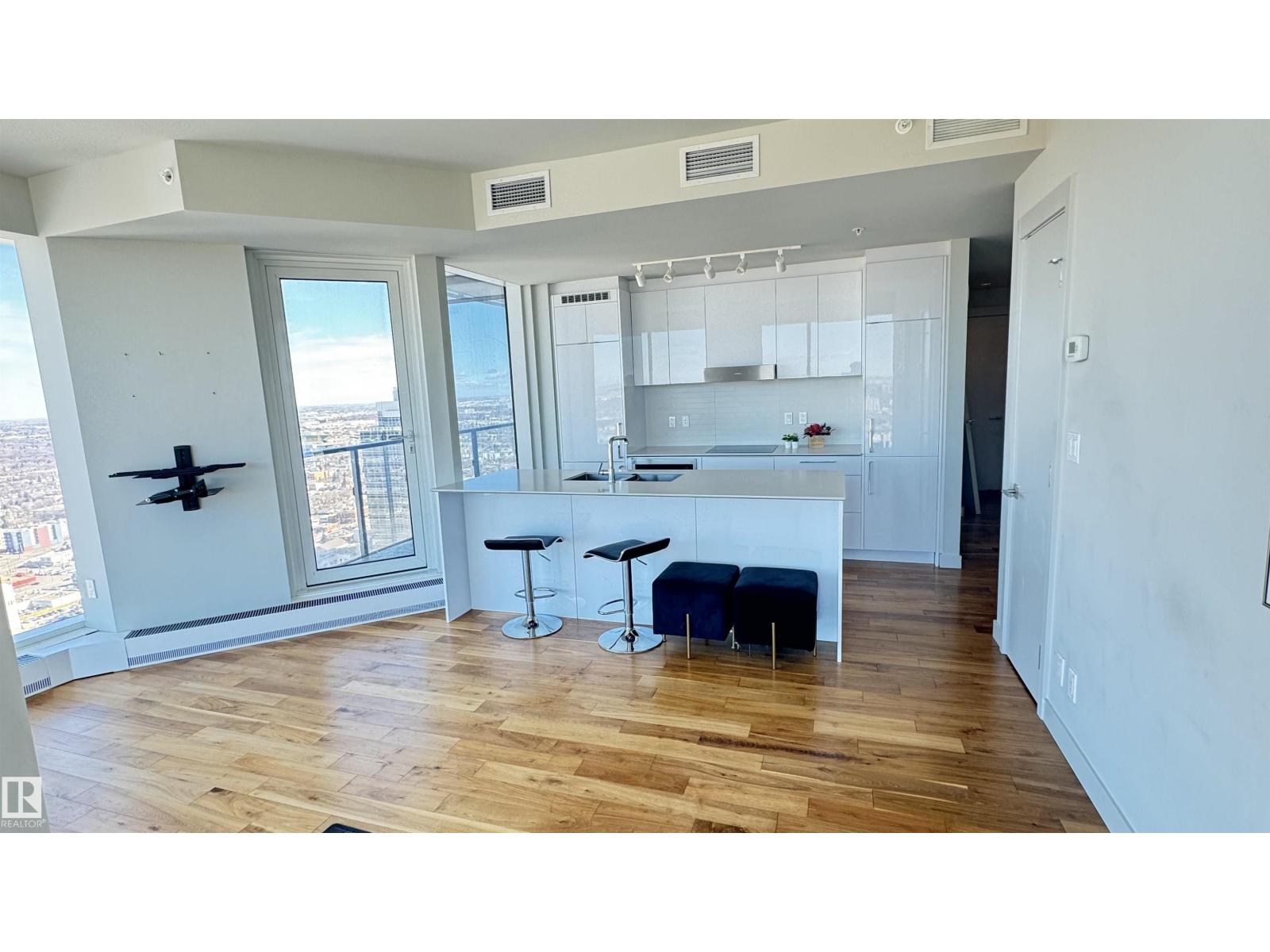 #3701 10360 102 ST NW - 8