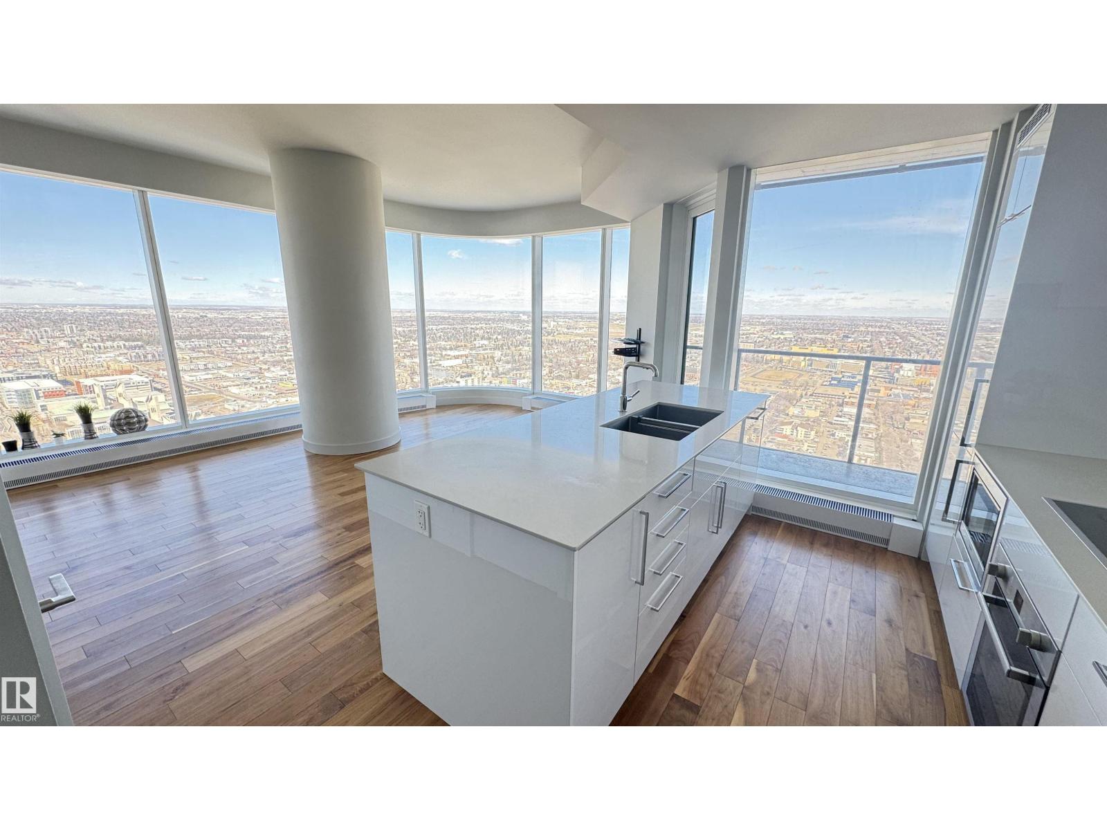#3701 10360 102 ST NW - 10