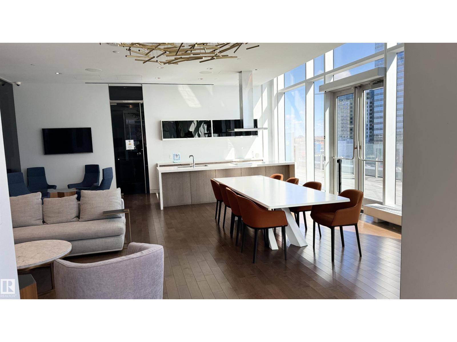 #3701 10360 102 ST NW - 31
