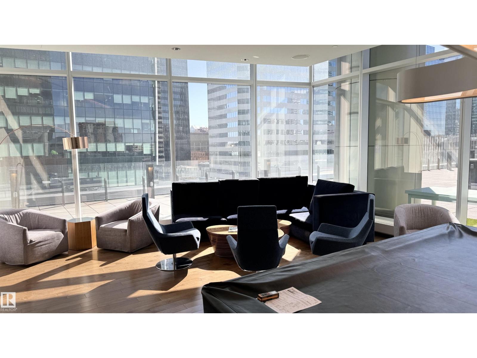 #3701 10360 102 ST NW - 33