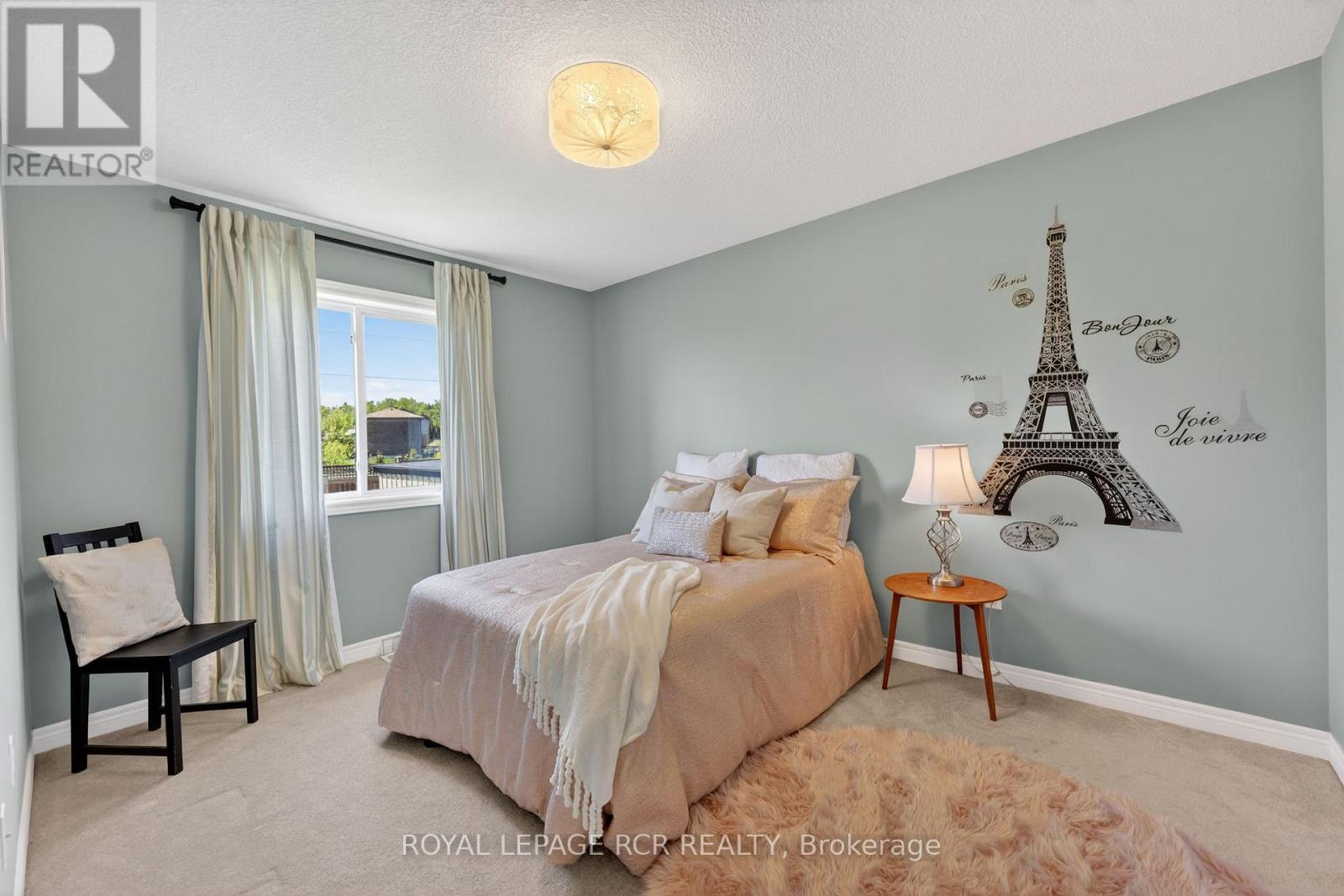 35 ST. PAUL'S PLACE - 29