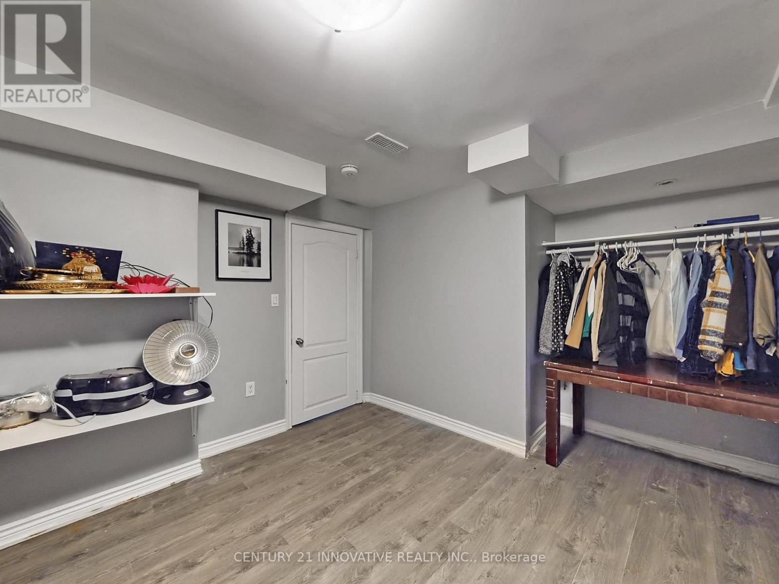 9 HEATHERDALE DRIVE - 41