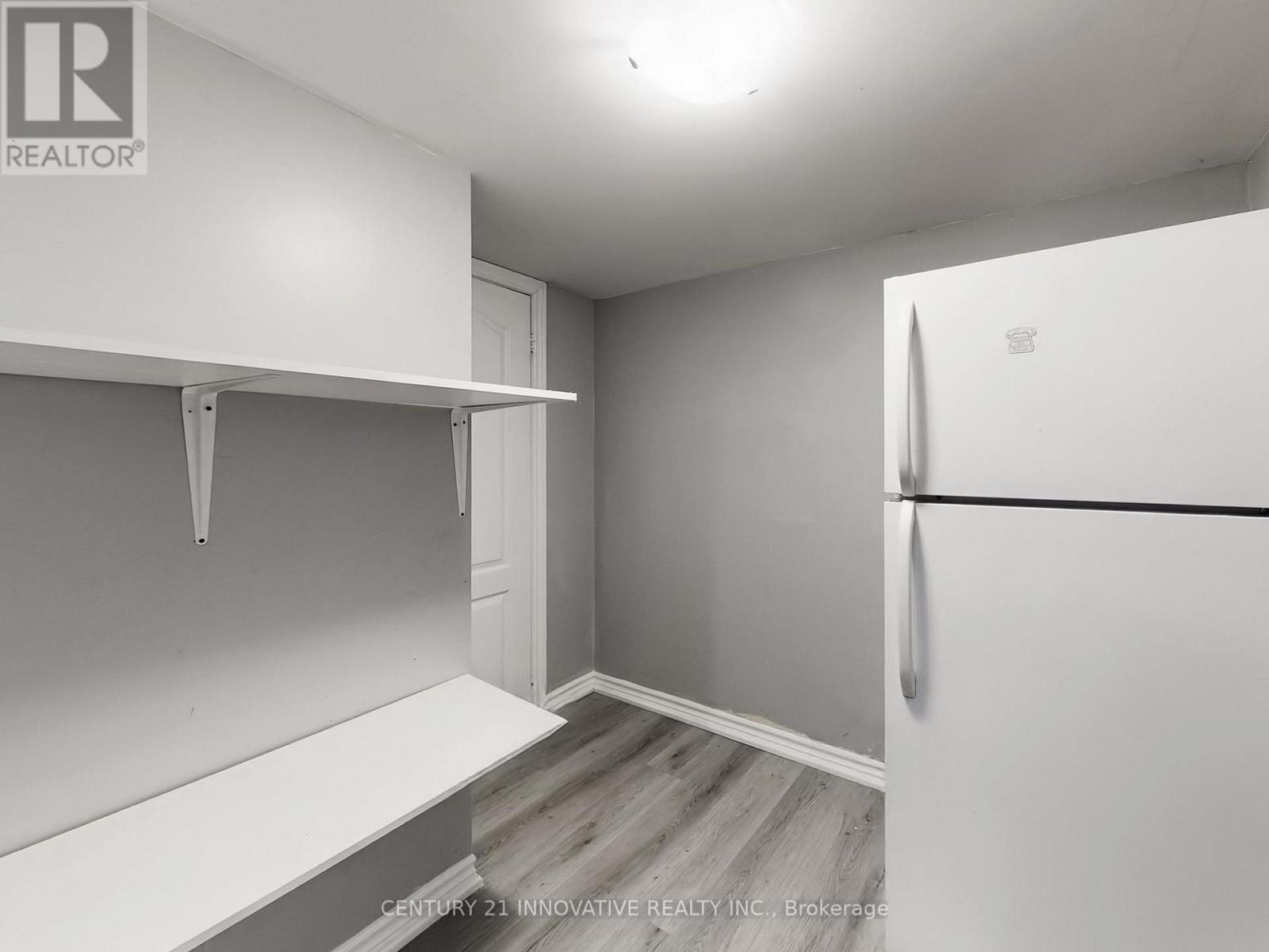 9 HEATHERDALE DRIVE - 42