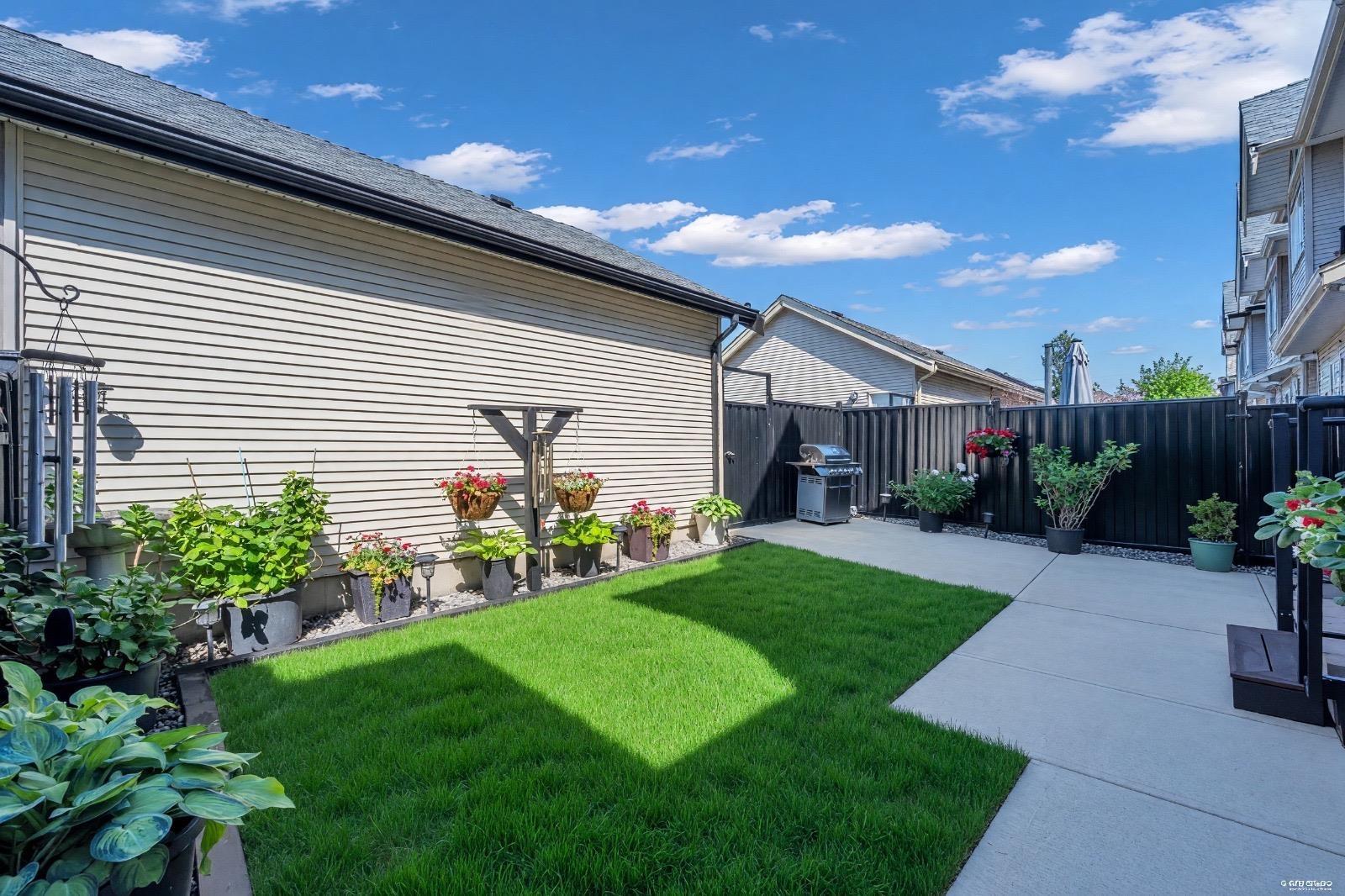 House in Langley - Image 23