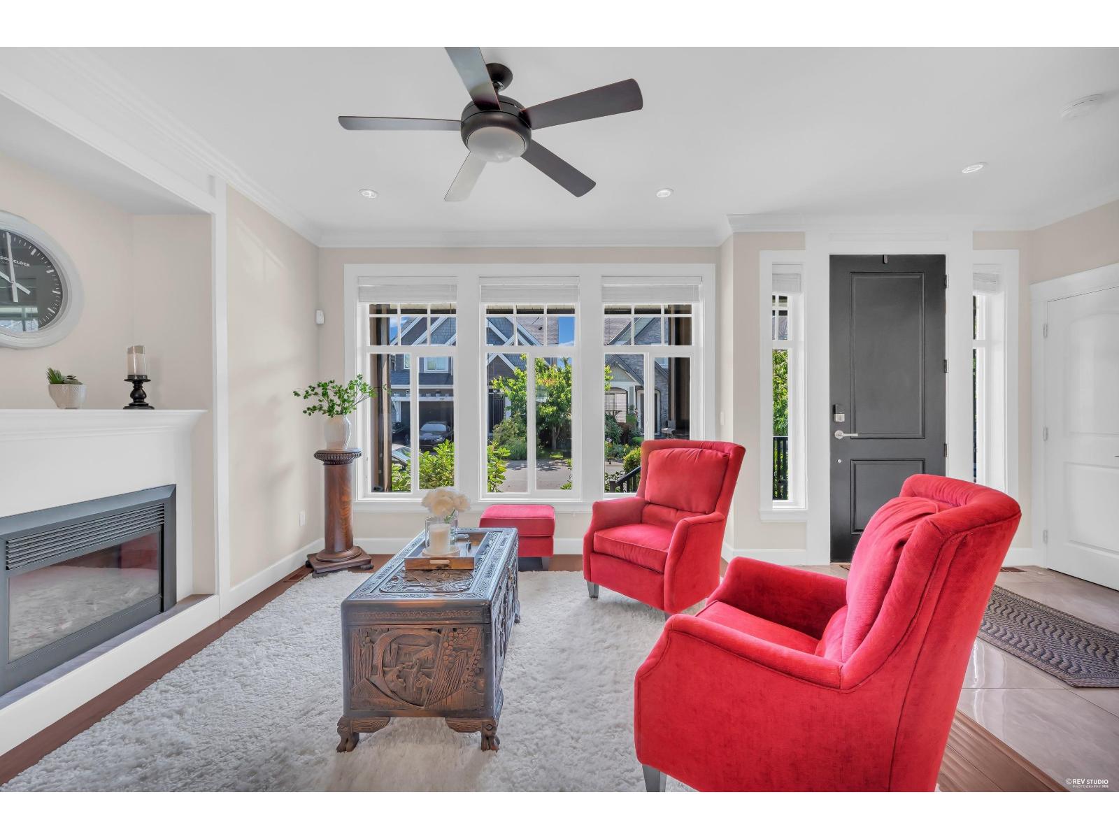 House in Langley - Image 9