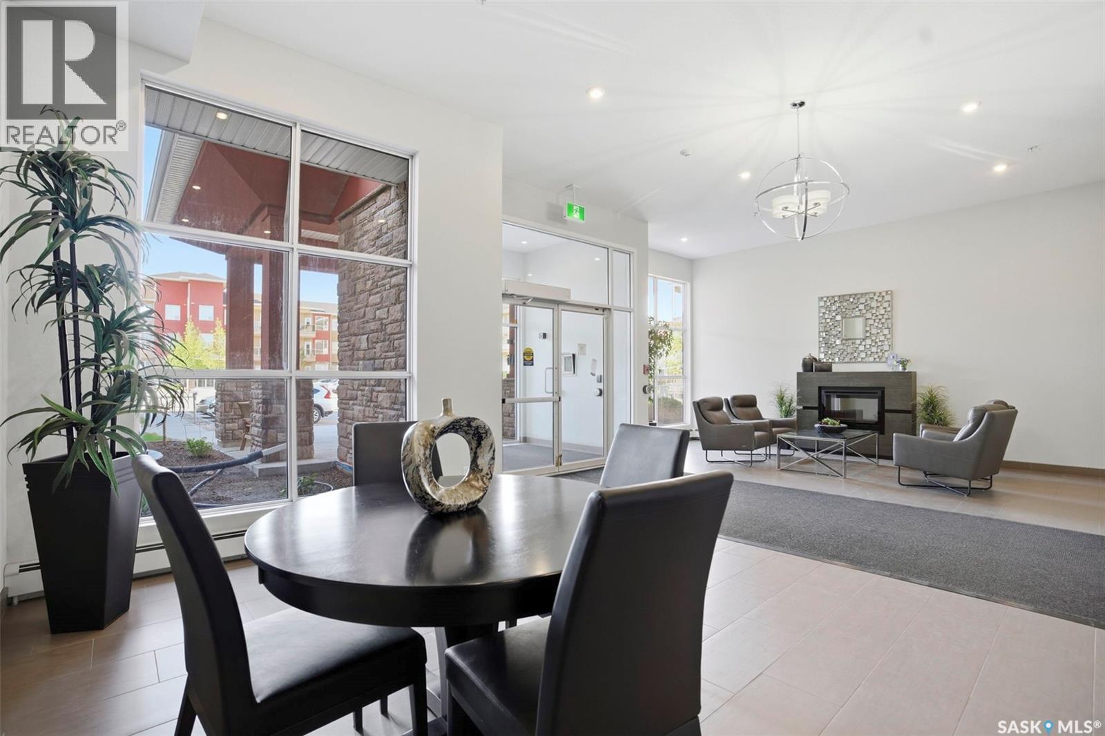 #303 1025 Moss AVENUE - 10