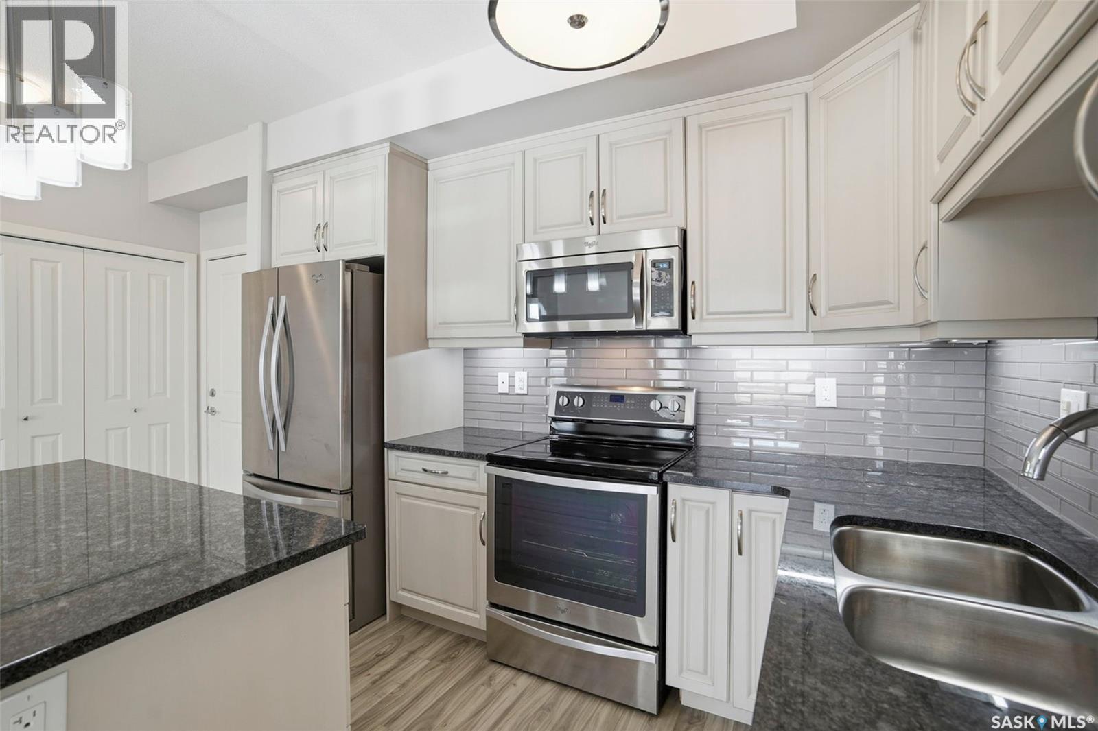 #303 1025 Moss AVENUE - 20