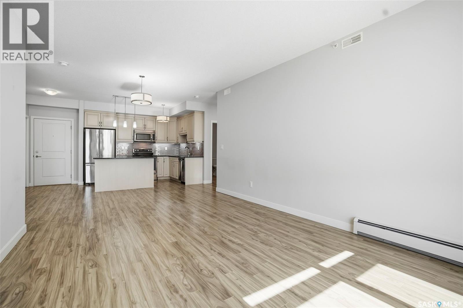 #303 1025 Moss AVENUE - 30