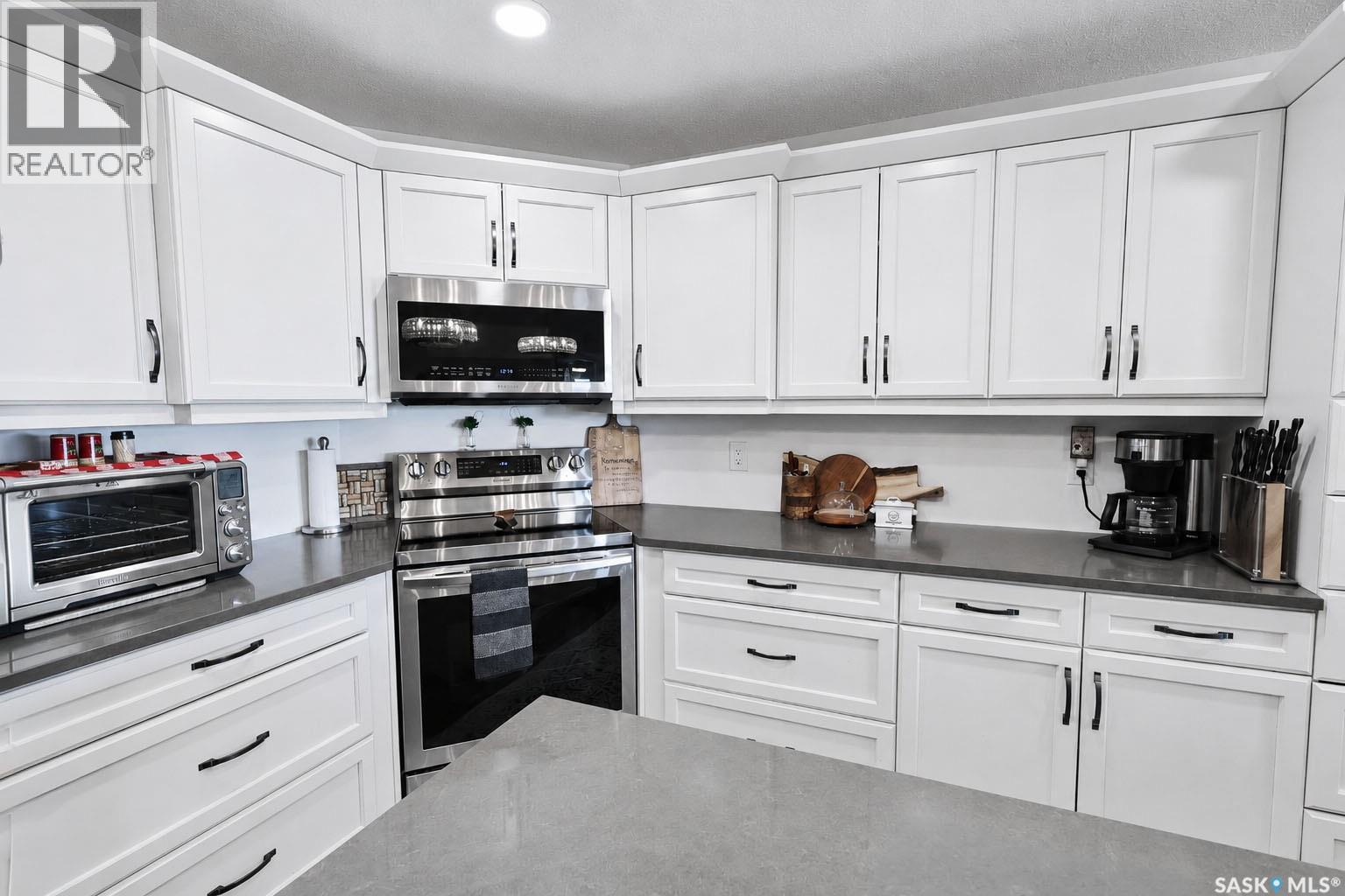 #303 1600 1st STREET E - 4