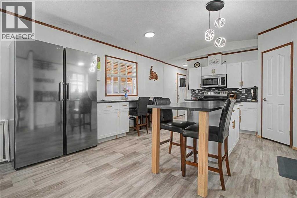 9530 112 Avenue - 7