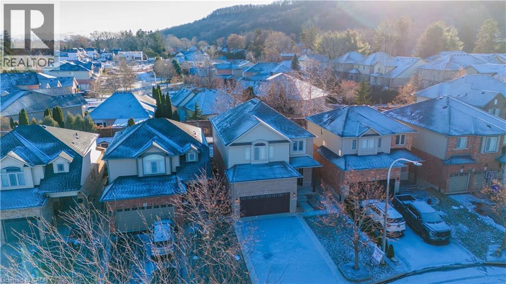 95 HEMLOCK Way - 40