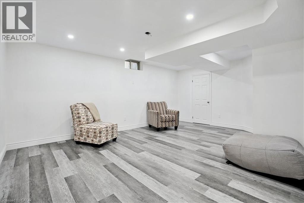 95 HEMLOCK Way - 33