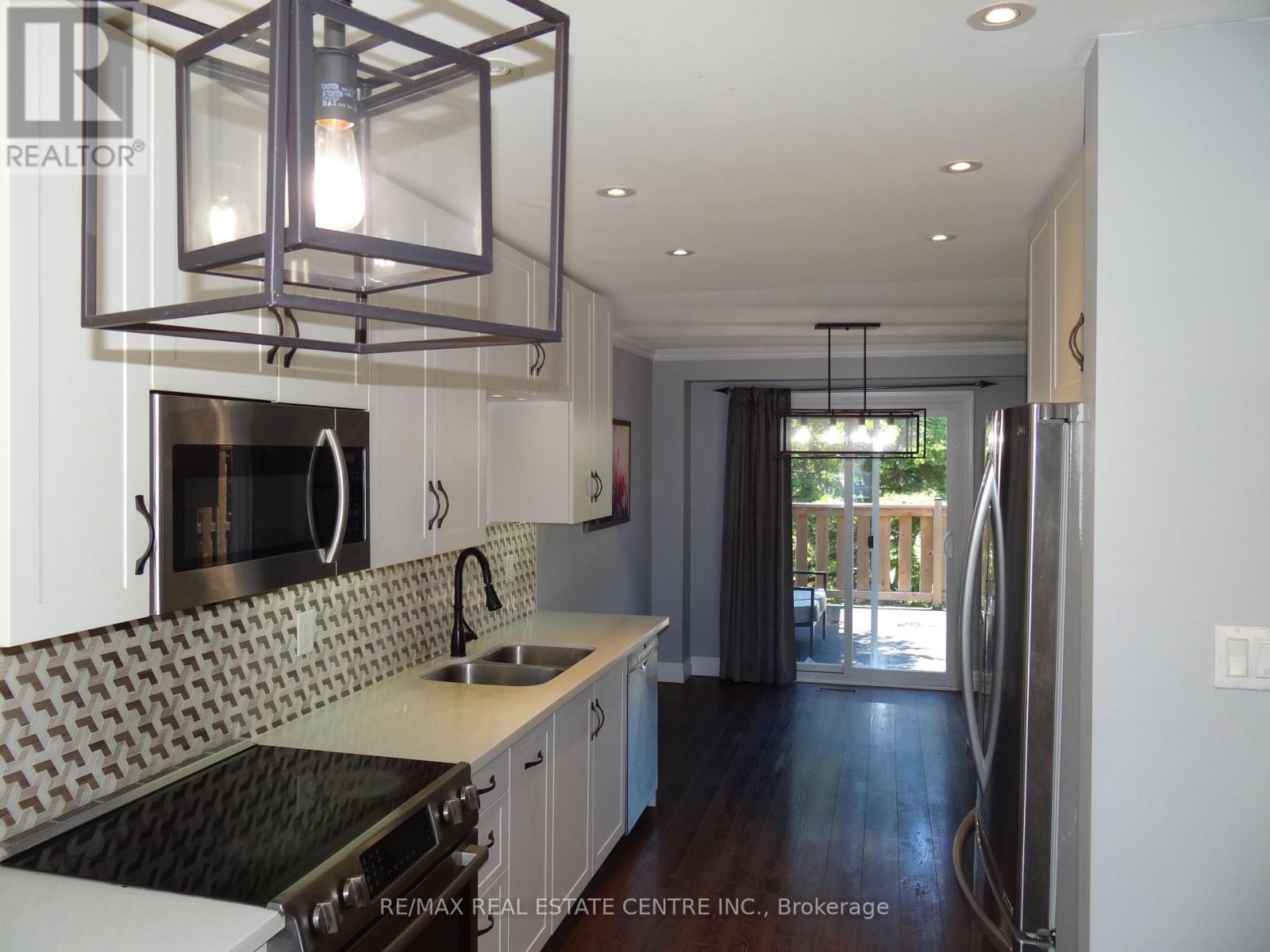 28 RAWLING CRESCENT - 6
