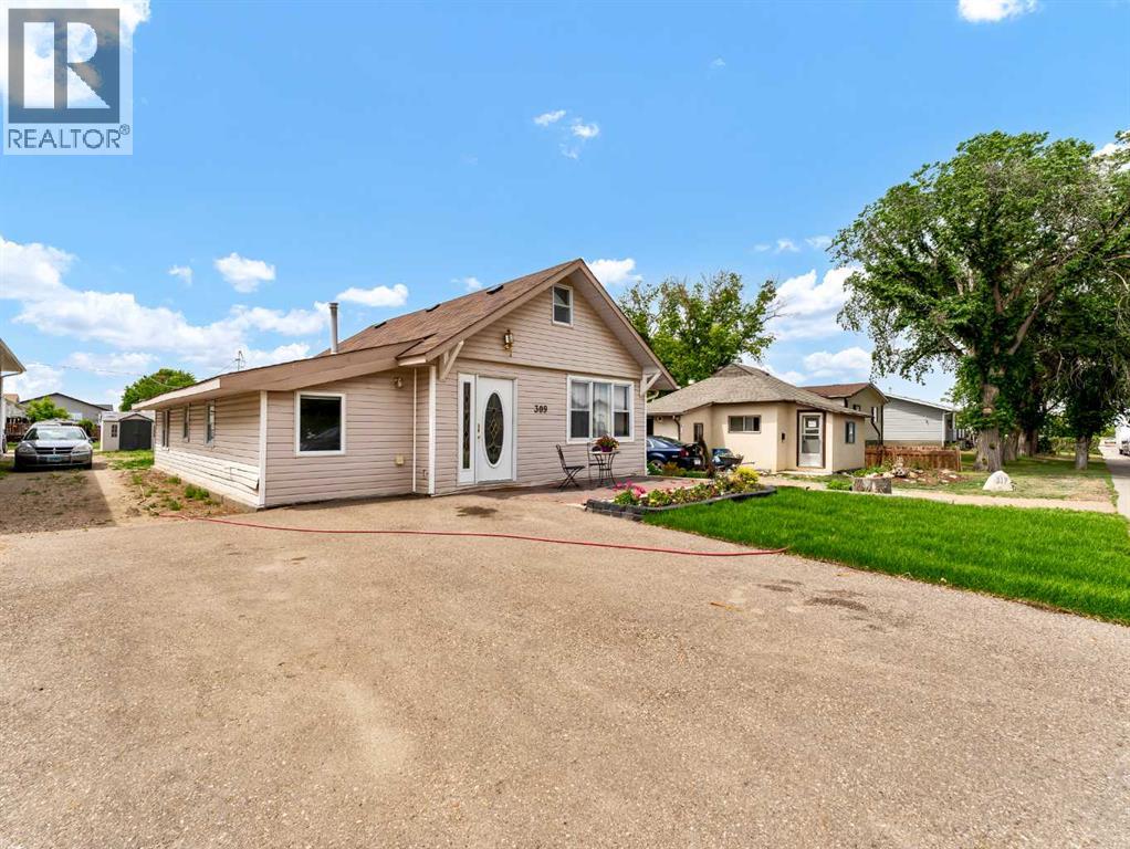 309 1 Street NW - photo 2
