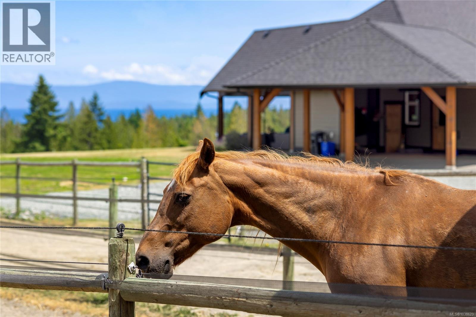 416 Grovehill Rd, Qualicum Beach