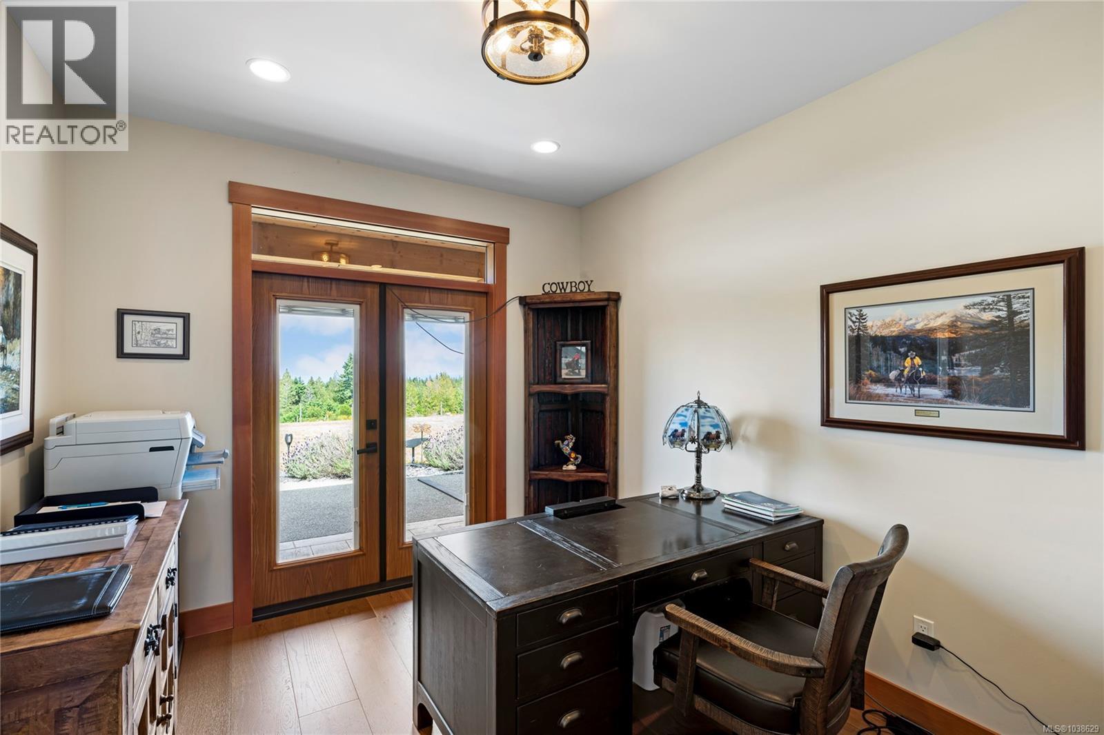 416 Grovehill Rd, Qualicum Beach