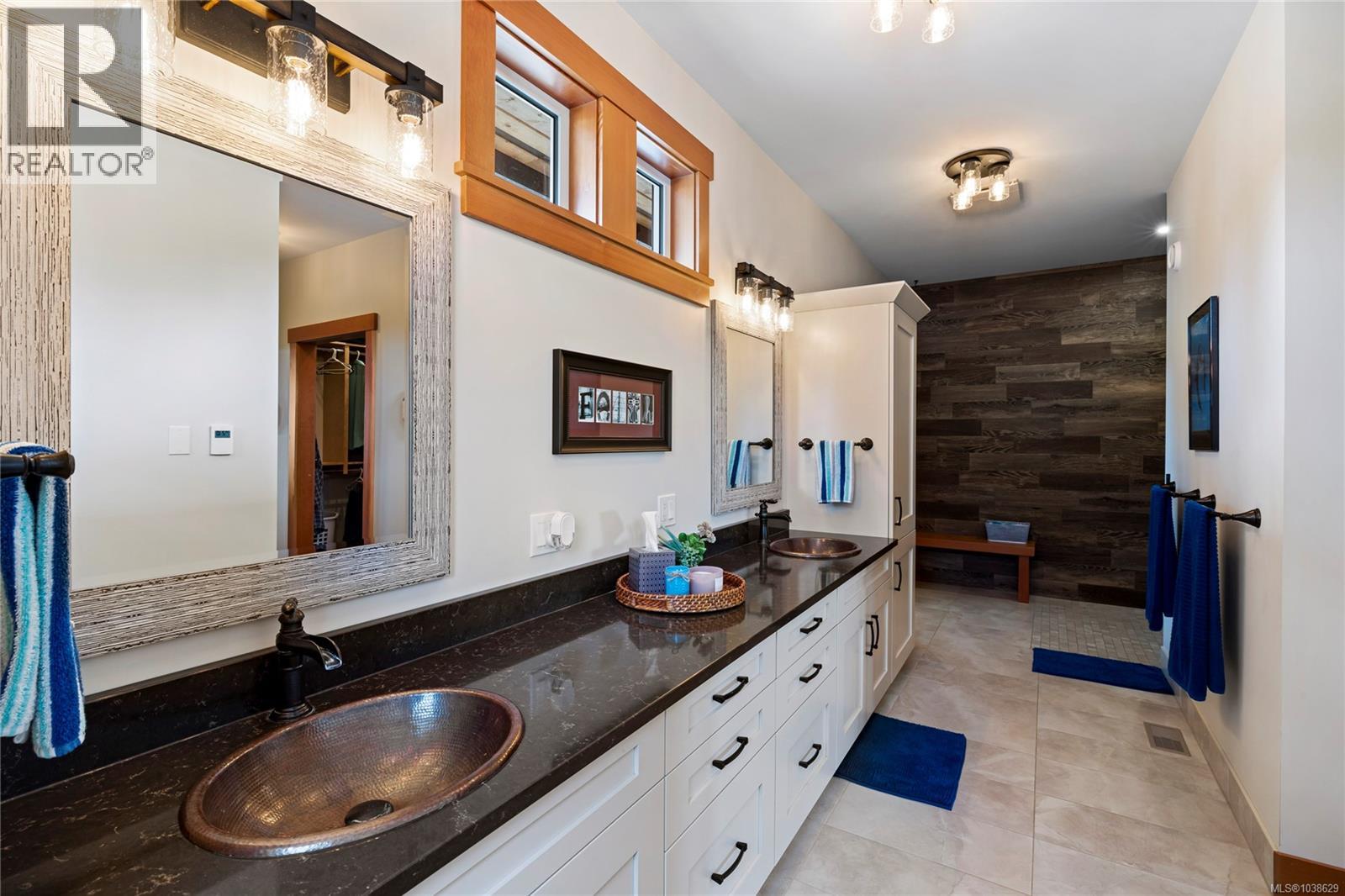 416 Grovehill Rd, Qualicum Beach