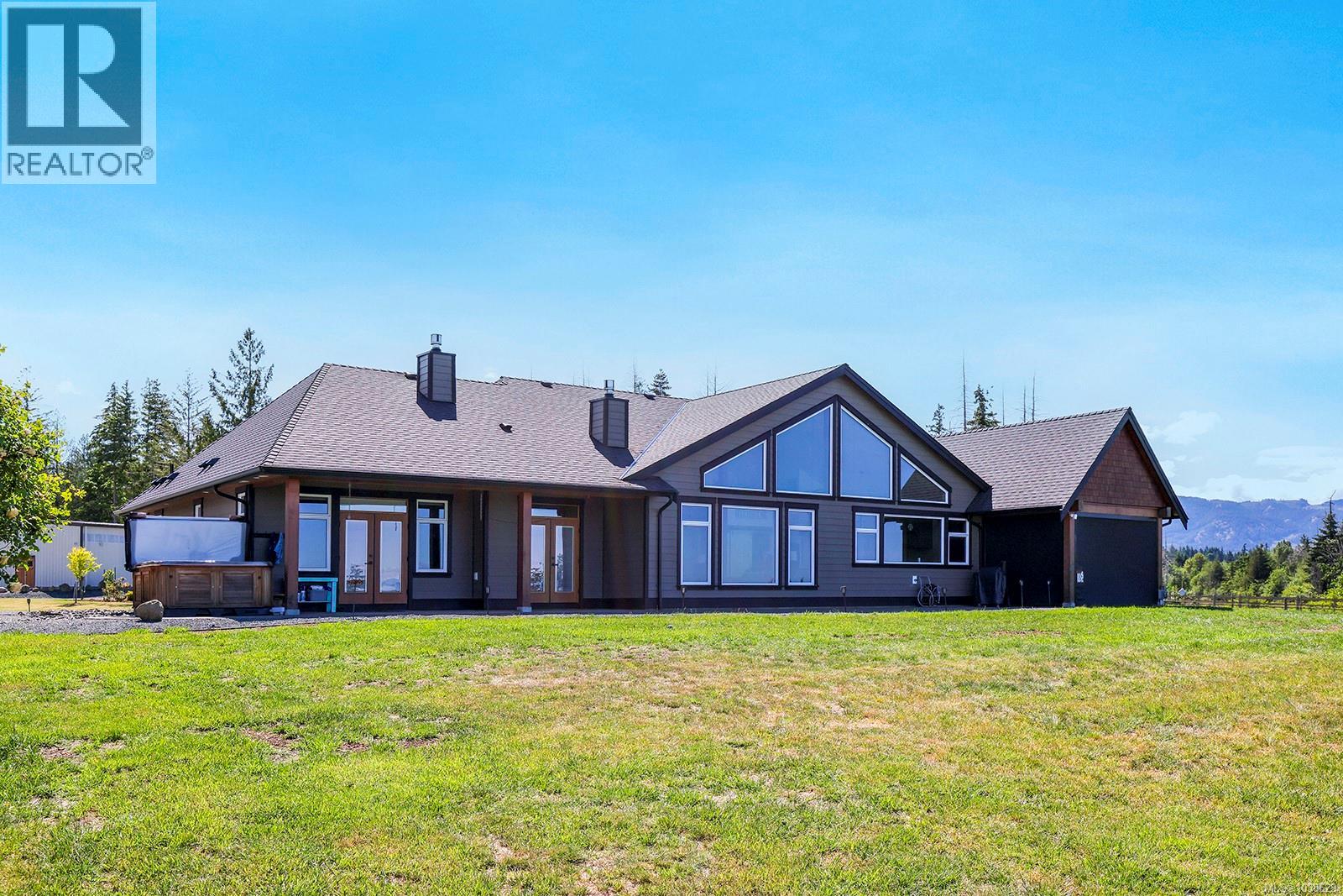 416 Grovehill Rd, Qualicum Beach