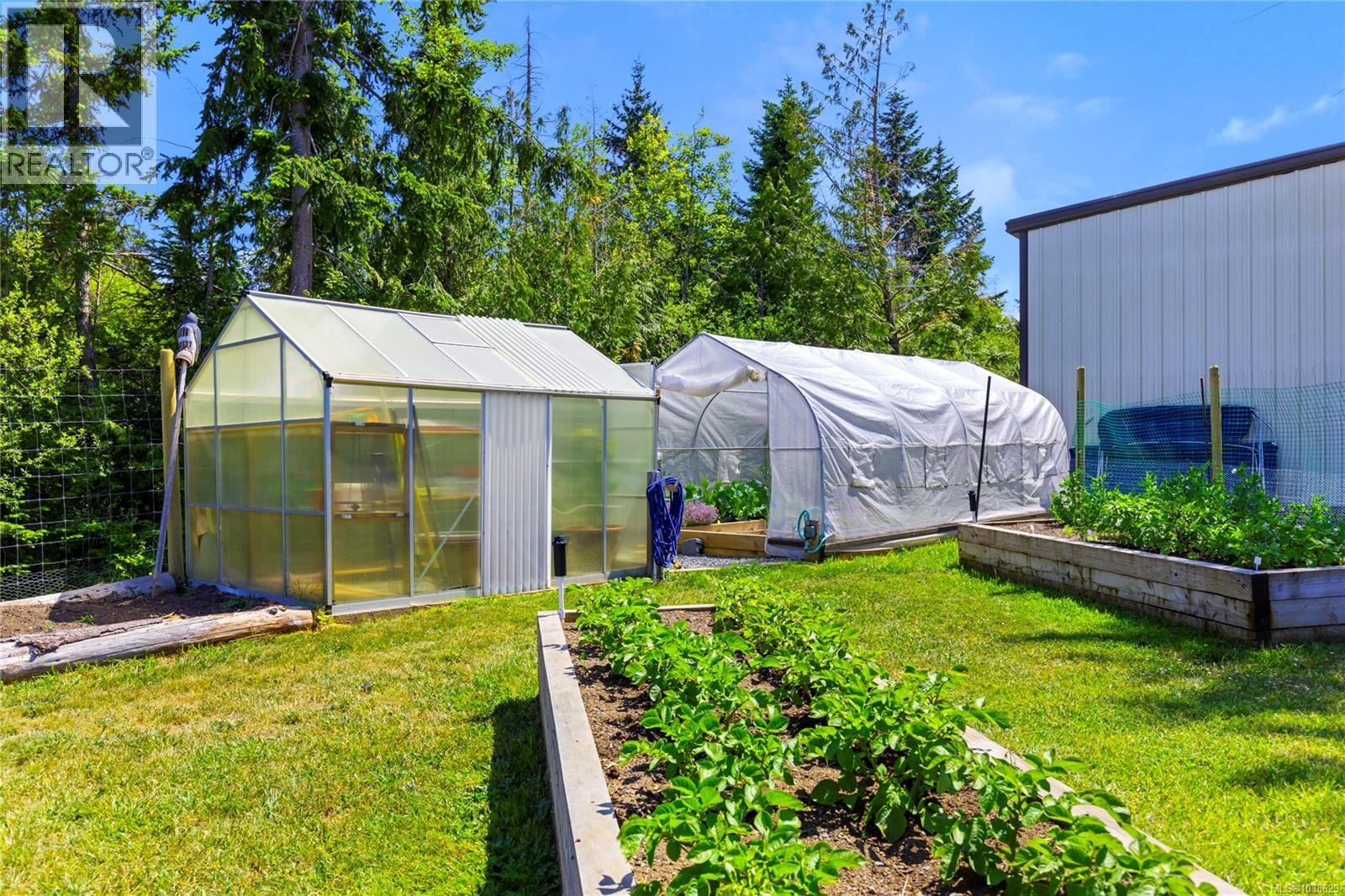 416 Grovehill Rd, Qualicum Beach