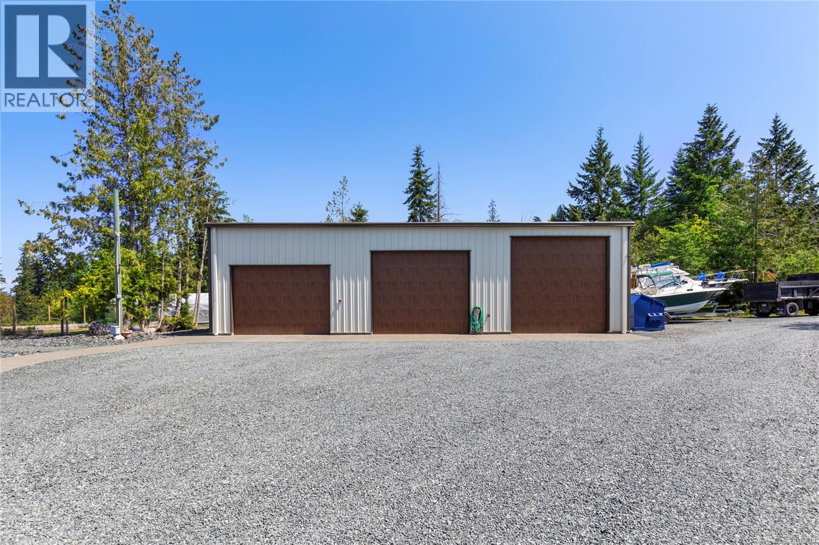 416 Grovehill Rd, Qualicum Beach