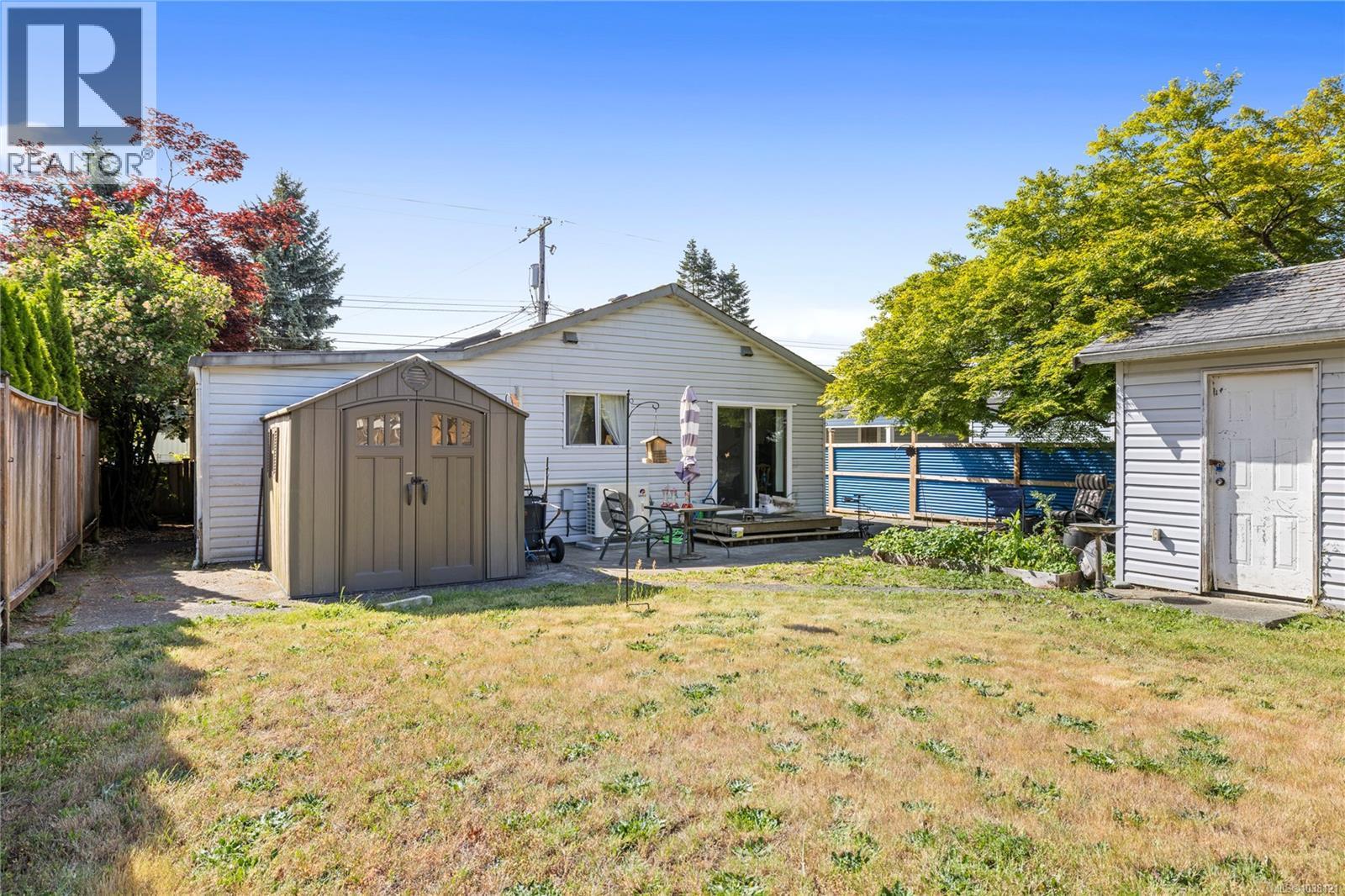 2454 5th St E - 19