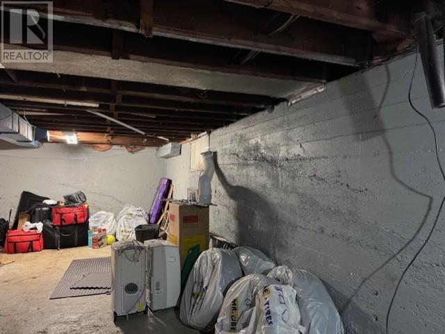 228 Archibald ST N