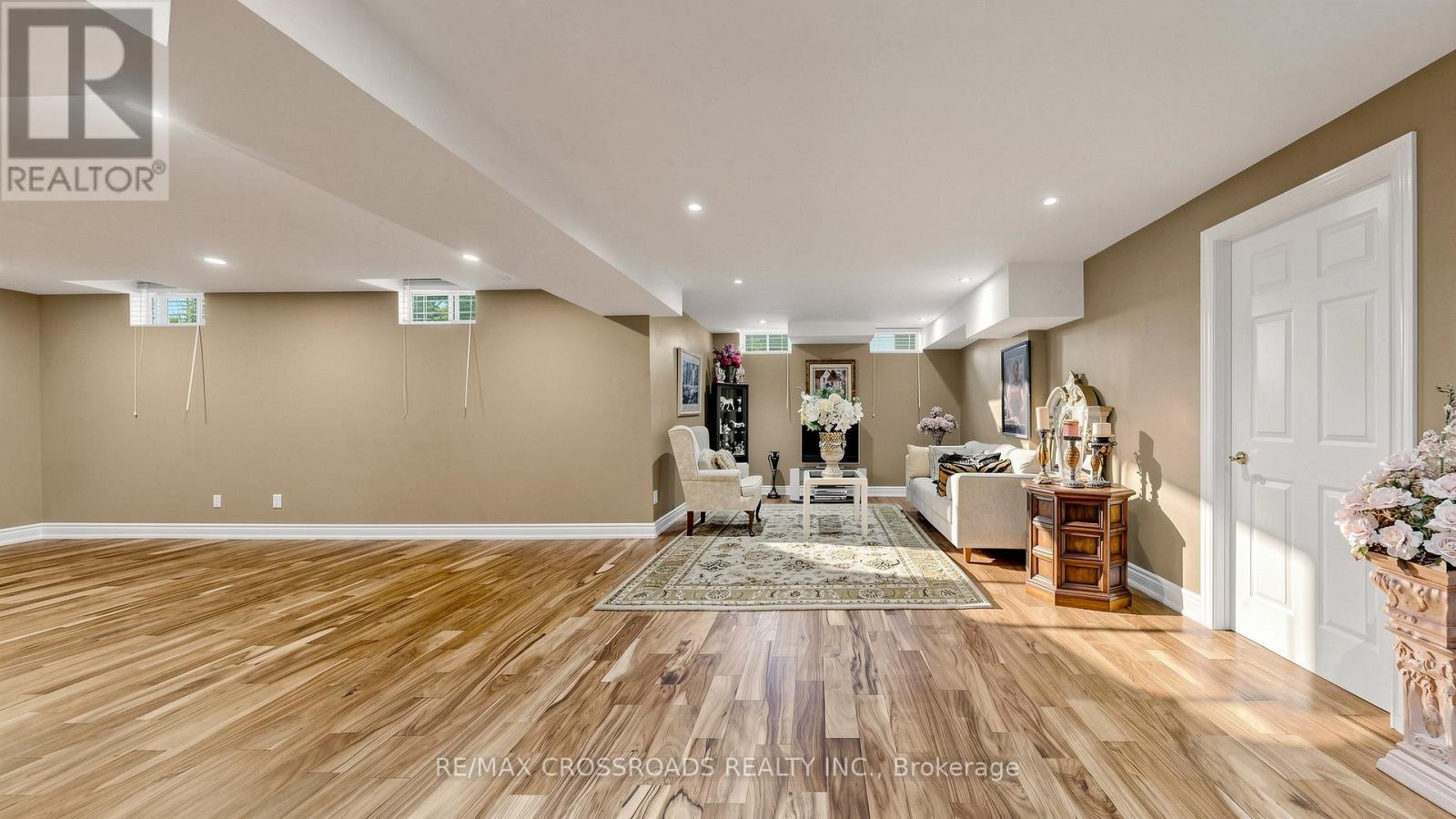 2 MUMBERSON COURT - 34