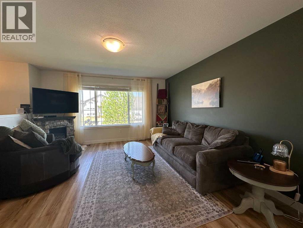 6407 59 Street - 9