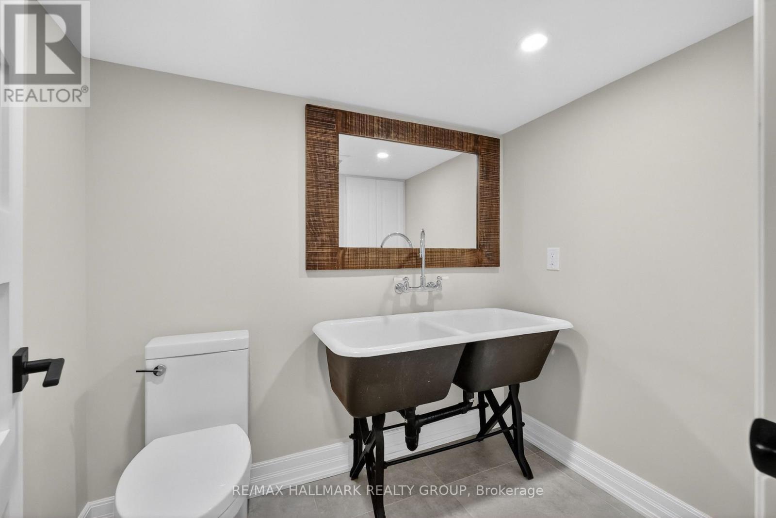 22 CEDAR ROAD - 40