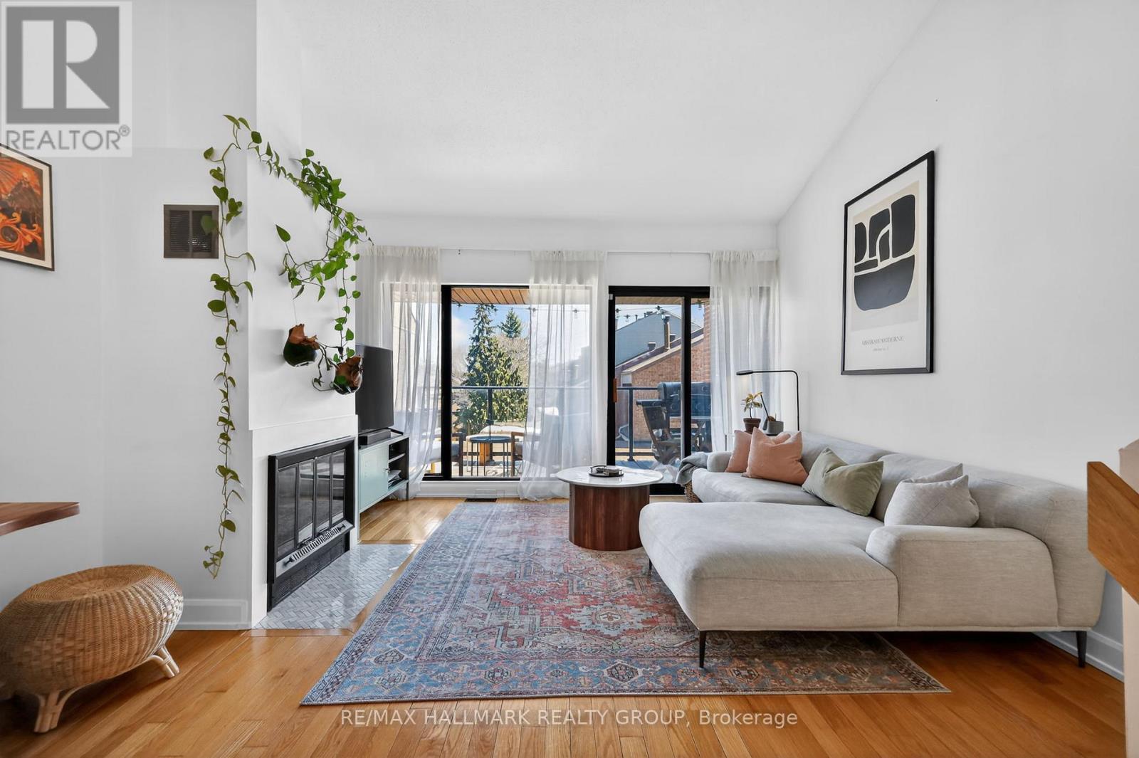 #12 251 BRUYERE STREET - 26